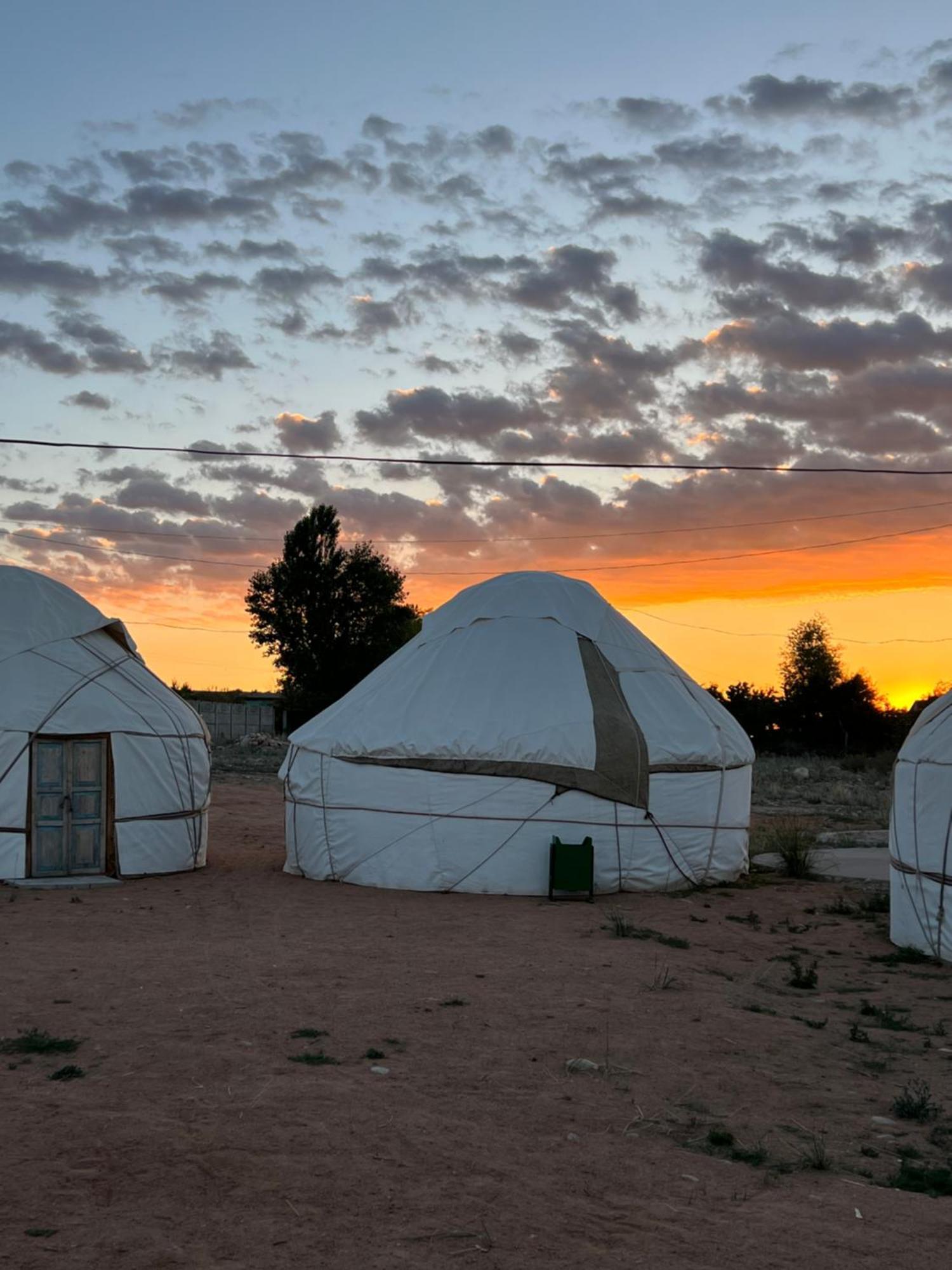 Guest House And Yurt Camp "Ailuu" Tong Экстерьер фото
